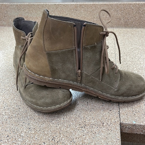 Clark soft cushion ankle boots - Picture 4 of 5